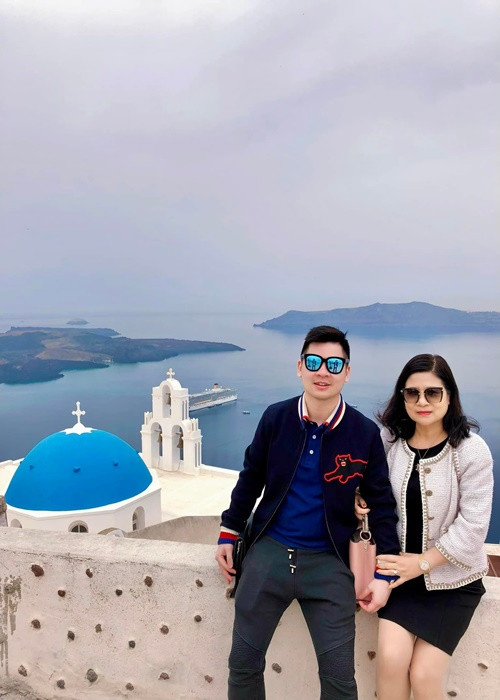 Đỗ Vinh Quang chia sẻ về mẹ đẻ: "Dù thành công hay thất bại thì mẹ vẫn luôn đồng hành và ở bên cạnh giúp con trưởng thành hơn mỗi ngày". Ảnh: FB Đỗ Vinh Quang.