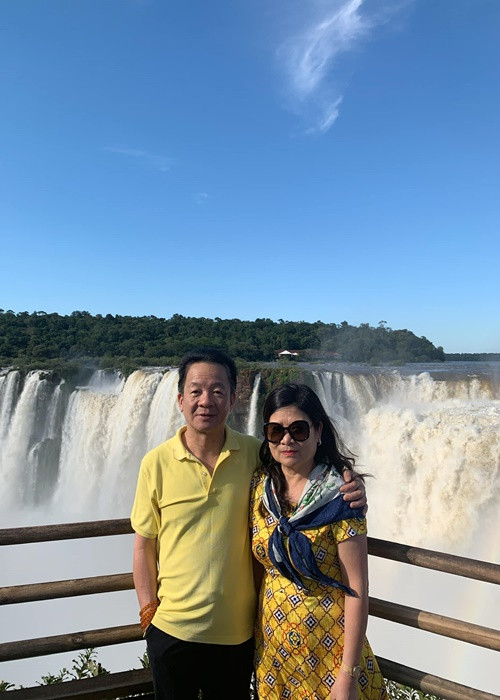 "Kỉ niệm 34 năm ngày cưới của ba mẹ - hình mẫu lý tưởng mà con hướng tới", Đỗ Vinh Quang viết vào năm 2022. Ảnh: FB Đỗ Vinh Quang.