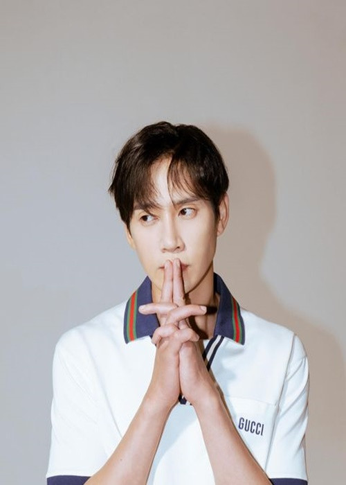 Có tin đồn hầu hết các thành viên trong gia đình nam diễn viên phim Squid Game 2 đều tốt nghiệp các trường luật và y danh tiếng. Ảnh: Instagram Park Sung Hoon.