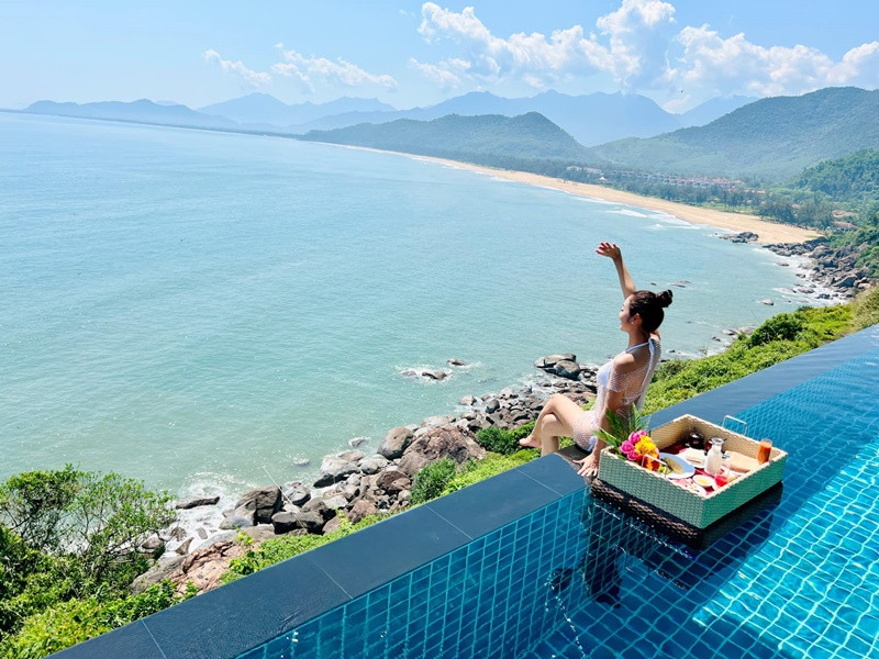 Hoa hậu Jennifer Phạm chăm đi nghỉ dưỡng sang chảnh cùng chồng con. Ảnh: FB Jennifer Phạm.