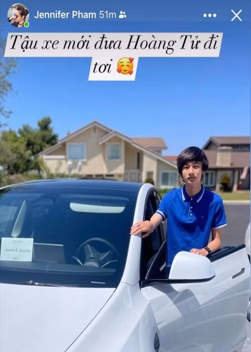 Năm 2023, Jennifer Phạm tậu xe chở con trai Bảo Nam đi chơi ở Mỹ. Ảnh: Người Đưa Tin.