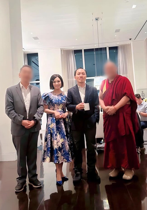 Tháng 10/2023, Hà Phương và Chính Chu sánh đôi trong một chương trình gây quỹ về giáo dục. Ảnh: FB Hà Phương.