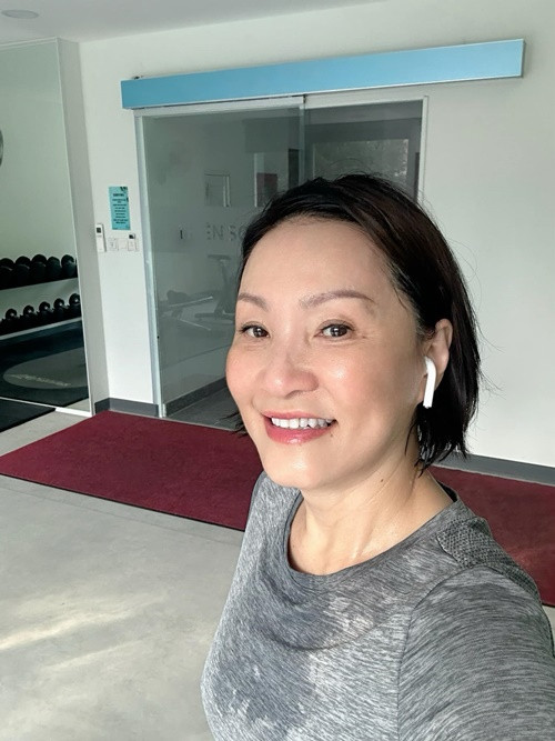 Nữ diễn viên tập thể dục 1-2 tiếng mỗi ngày. Ảnh: FB Hồng Đào.