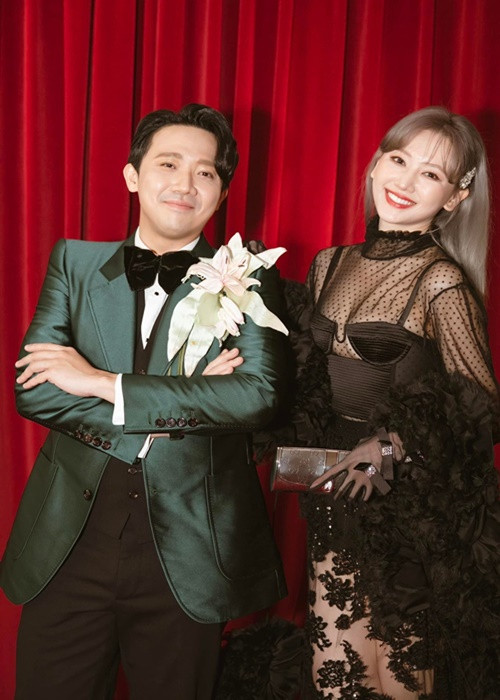 Sau khi kết hôn với Trấn Thành, Hari Won không ngại lựa chọn phong cách gợi cảm khi xuất hiện trước công chúng.