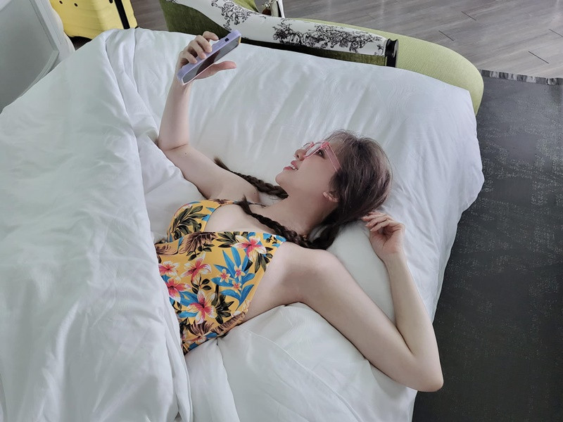 Vợ Trấn Thành được nhiều người nhận xét trẻ lâu.