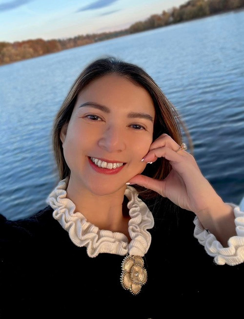 Mới đây, Phạm Thanh Thảo phủ nhận tin đồn là vợ cũ của nhiếp ảnh gia Nguyễn Long. Theo Phạm Thanh Thảo, cô và chồng Hoa hậu Khánh Vân chỉ từng hợp tác mà thôi. Ảnh: FB Phạm Thanh Thảo.