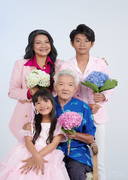 "Nữ hoàng cảnh nóng" Kiều Trinh chia sẻ trên Vietnamnet, cô chọn cuộc sống độc thân vì muốn tìm kiếm hạnh phúc thực sự cho bản thân.