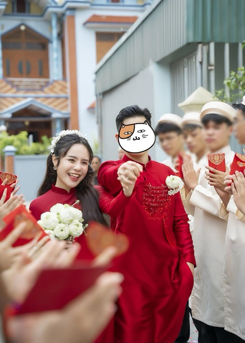 Trong mắt Thái Trinh, chồng là một người tốt, chững chạc, cho cô cảm giác an toàn và được sống là chính mình.