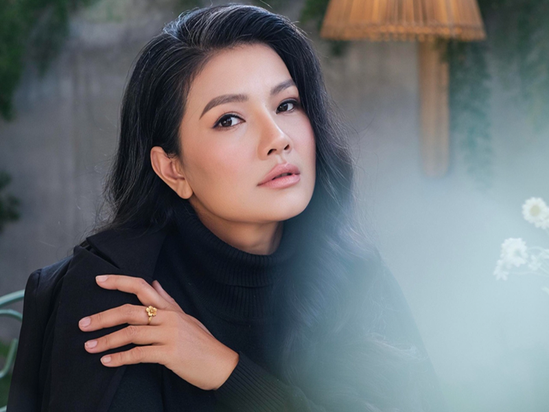 Từng có thời gian, Kiều Trinh bị người chồng cũ thứ hai quấy nhiễu cuộc sống khiến cô rơi vào trầm cảm, cộng với di chứng của lần trước nên cô có những lúc mất trí nhớ, điên dại đập đầu vào tường, phá đồ đạc. Ảnh: Vietnamnet.