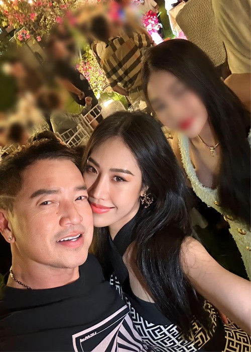  Diễn viên Quang Minh và bạn gái K.C vừa đón con trai chung chào đời. Ảnh: FB Quang Minh.