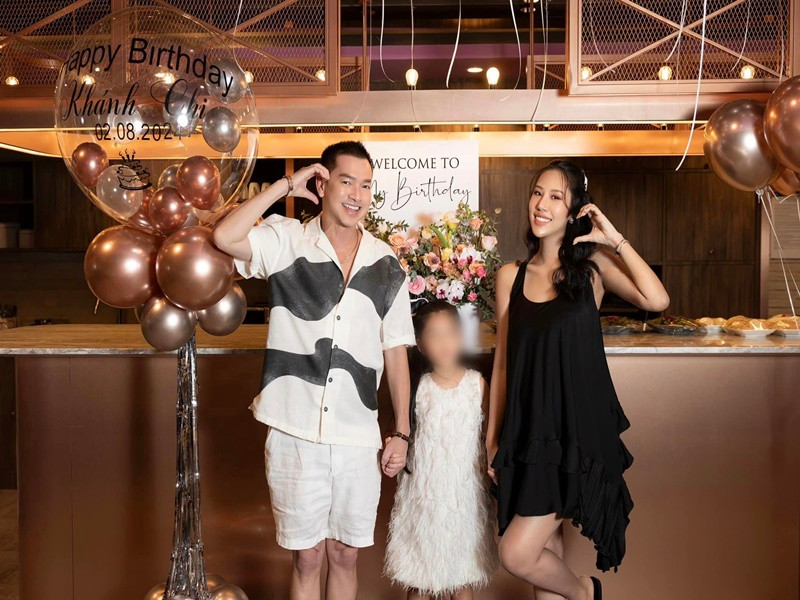 Nhiều người nhận xét Quang Minh và K.C không "chênh lệch" quá nhiều về ngoại hình. Ảnh: FB Quang Minh.