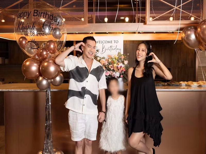 Nhiều người nhận xét Quang Minh và K.C không "chênh lệch" quá nhiều về ngoại hình. Ảnh: FB Quang Minh.