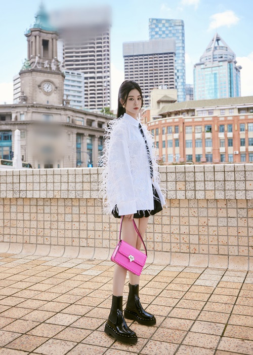 Rời SM, Từ Nghệ Dương hoạt động trong công ty quản lý của Hoàng Tử Thao. Ảnh: Weibo Từ Nghệ Dương.