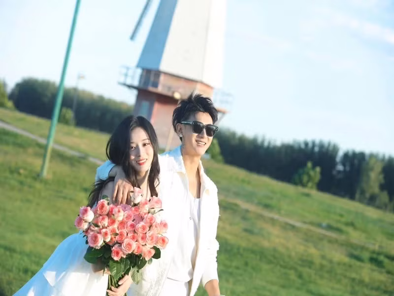 Cặp đôi xác nhận hẹn hò vào tháng 7/2024 sau 4 năm vướng nghi vấn tình cảm. Ảnh: VTV.