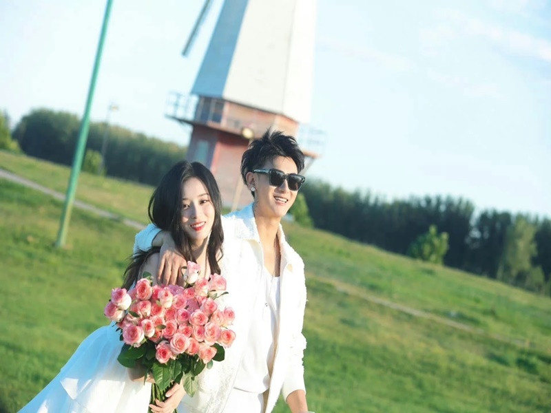 Cặp đôi xác nhận hẹn hò vào tháng 7/2024 sau 4 năm vướng nghi vấn tình cảm. Ảnh: VTV.