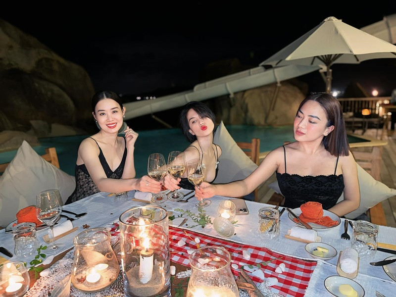 Ngọc Trinh tự thưởng cho bản thân chuyến du lịch sau 2 tháng làm việc chăm chỉ. Ảnh: FB Ngọc Trinh.