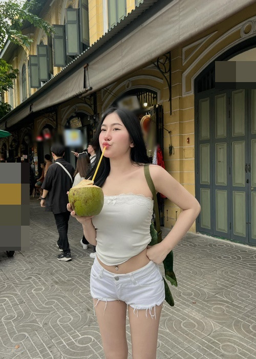 Mỗi bài đăng của cô nàng thu hút đến chục nghìn lượt người tương tác.