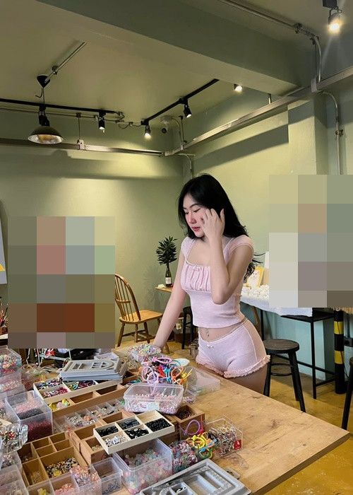 Hot girl người Thái Lan không ít lần mặc ngắn cũn cỡn khi ra đường.