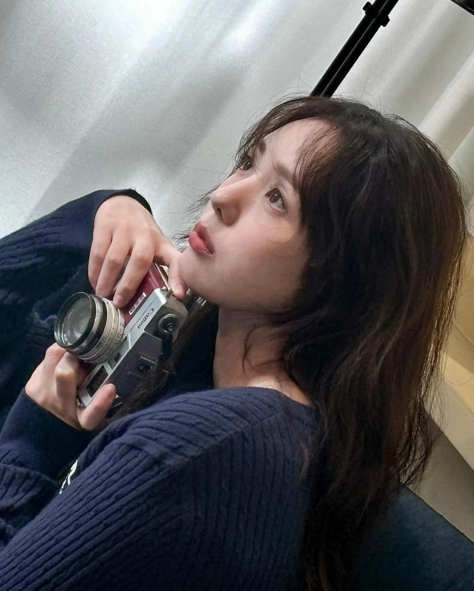 Phim kể về Baek Sa Eon (Yoo Yeon Seok đảm nhận) và Hong Hee Joo. Họ sống cùng nhau suốt 3 năm mà không nói chuyện với nhau. Hai người có cuộc hôn nhân sắp đặt và mọi chuyện thay đổi sau khi họ nhận được cuộc gọi đe dọa từ một kẻ bắt cóc.