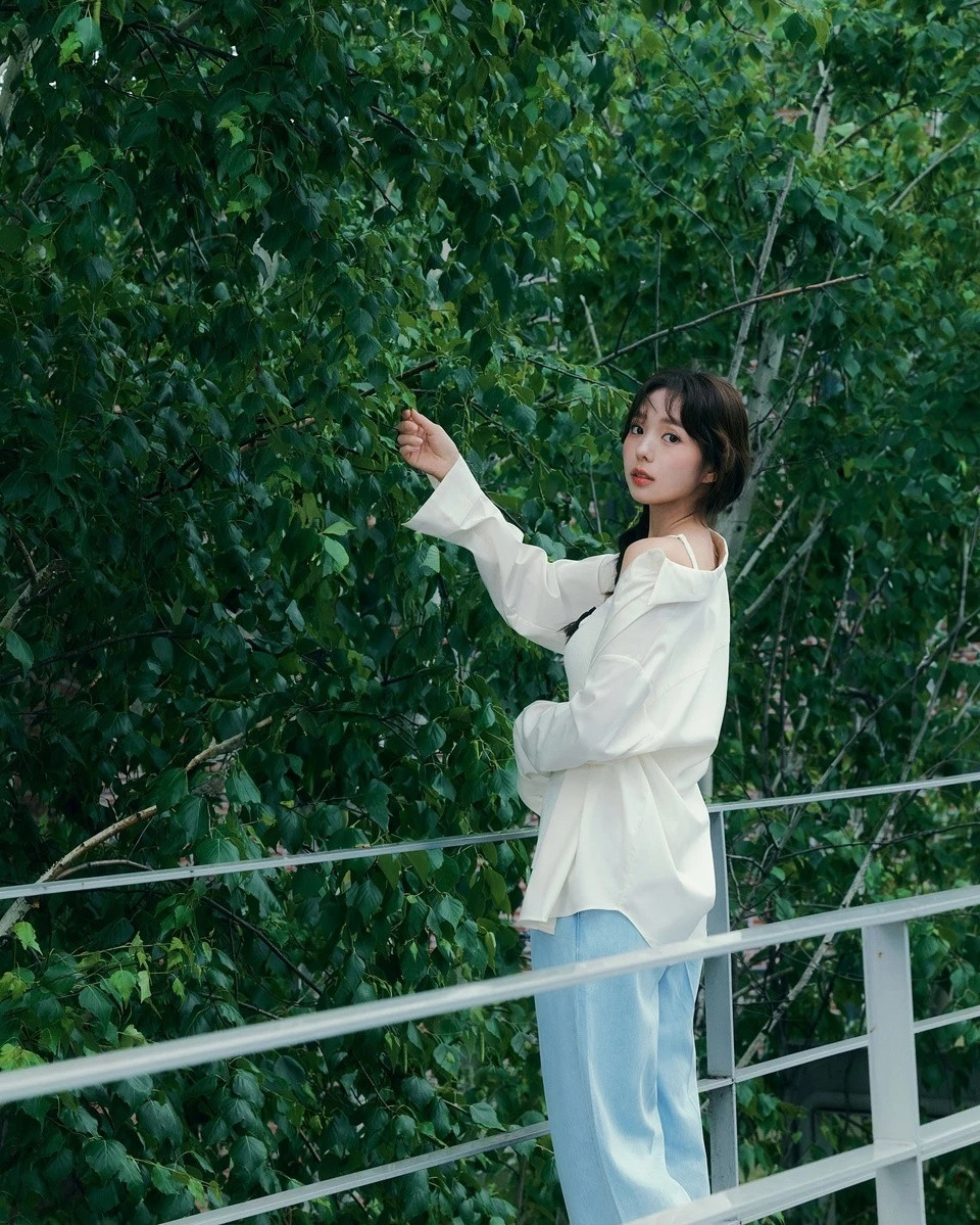 Nhan sắc của Chae Soo Bin nhận được nhiều lời khen ngợi. Vẻ đẹp mong manh của cô cùng diễn xuất linh hoạt giúp cô đảm nhận tốt vai diễn.