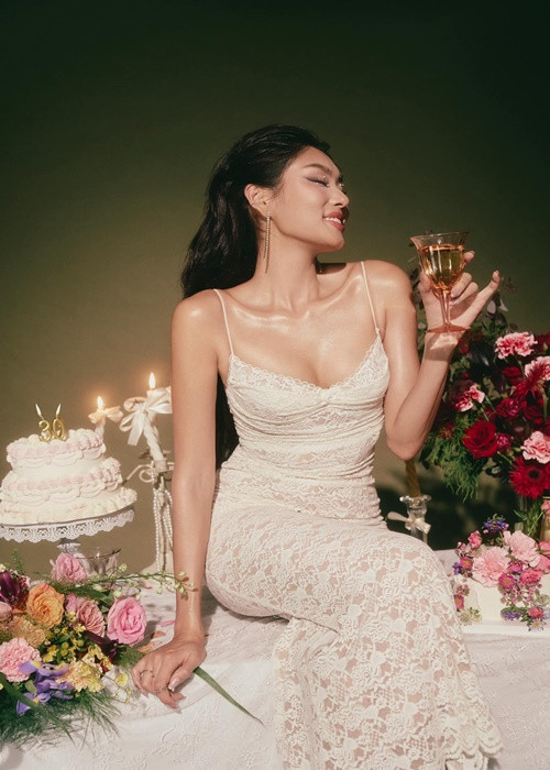 Tháng 7/2024, Thảo Nhi chia sẻ, cô vẫn độc thân sau khi chia tay doanh nhân Bảo Long.