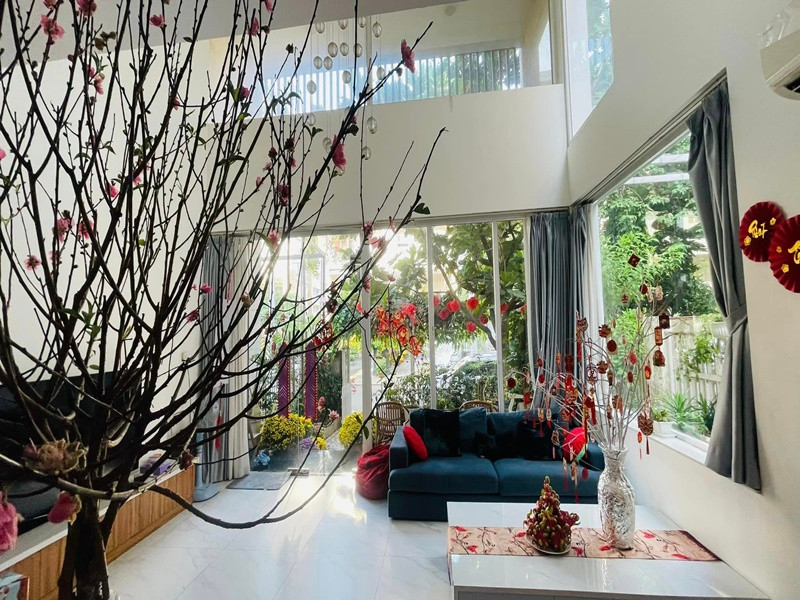 Mỗi dịp lễ Tết, Thân Thúy Hà trang hoàng nhà cửa lộng lẫy.