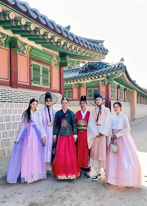 “Phú bà” Midu tình tứ bên chồng trẻ ở Hàn Quốc “Phu ba” Midu tinh tu ben chong tre o Han Quoc