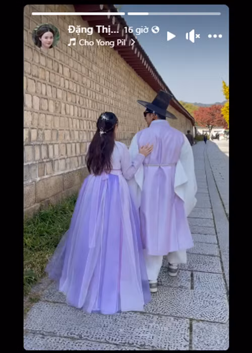 Midu và Minh Đạt quấn quýt không rời trong chuyến du lịch.