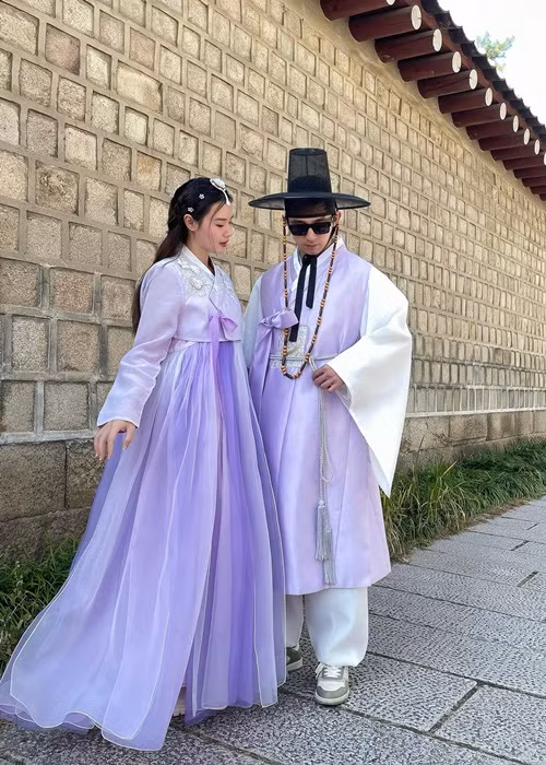 Đôi vợ chồng son chăm đi du lịch sau đám cưới vào tháng 6/2024.