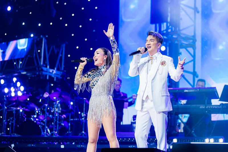 Hồng Ngọc là một trong những người đầu tiên biết tin Đàm Vĩnh Hưng có con. “Thật ra tôi và mọi người biết nhưng đều giấu rất kín, mọi người yêu thương anh ấy và muốn bảo vệ cuộc sống bình yên cho hai bố con”, cô chia sẻ trên Saostar. Ảnh: FB Hồng Ngọc.