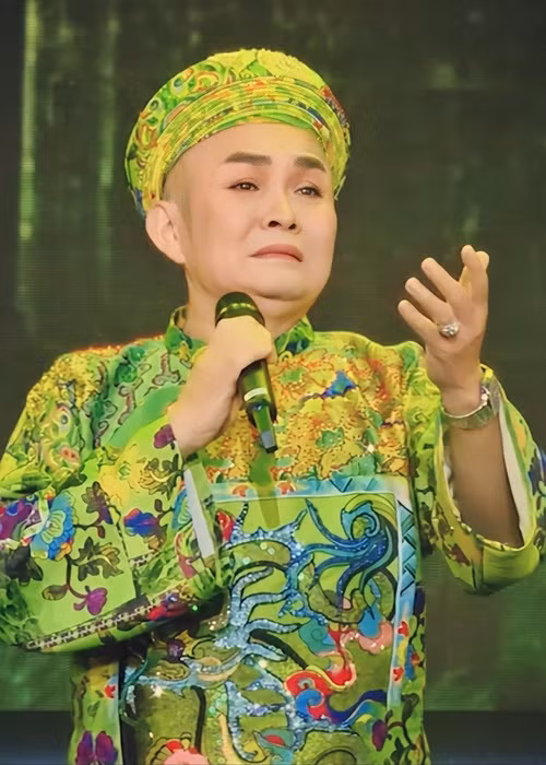 Xuân Hinh vẫn miệt mài hoạt động nghệ thuật sau khi nghỉ hưu sớm vào năm 2017.