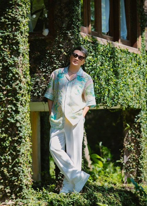 Mr Đàm tự nhận rằng bản thân đang thất nghiệp. Ảnh: FB Đàm Vĩnh Hưng.