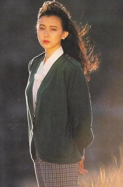 Tiêu Tường còn bị đồn được đại gia bao nuôi hơn 62 tỷ đồng/năm. Ảnh: Sức Khỏe Đời Sống.