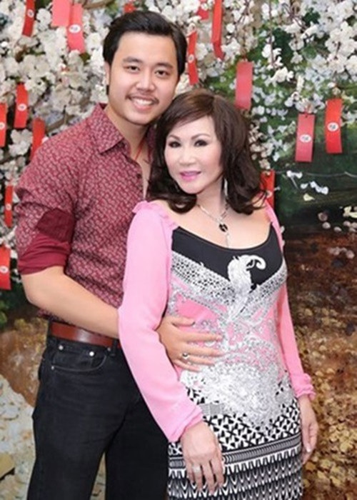 Tháng 10/2017, rộ tin đồn Vũ Hoàng Việt và và Yvonne Thúy Hoàng chia tay. Mãi đến đầu năm 2018, nam người mẫu mới thừa nhận không còn hẹn hò Yvonne Thúy Hoàng. Ảnh: Đời Sống Pháp Luật.