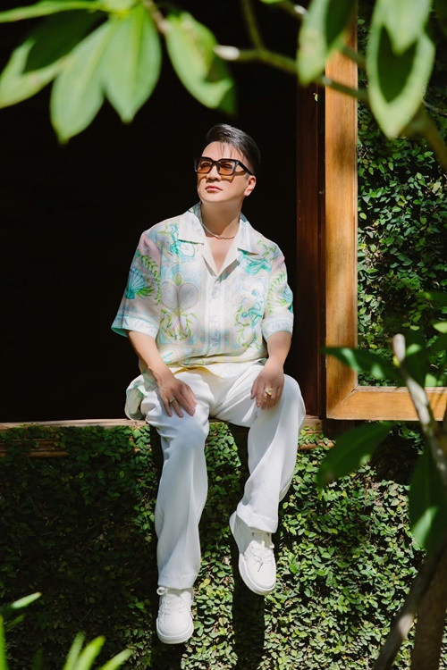 Mới đây, Đàm Vĩnh Hưng gây chú khi gửi đơn lên tòa án bang California (Mỹ) yêu cầu ông Gerard Richard Williams bồi thường vì không đảm bảo an toàn cho khách mời trong một bữa tiệc khiến Mr Đàm bị thương.