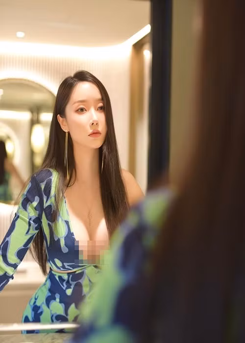 Dù phong cách hở bạo gây tranh cãi, Jeong Woo Joo vẫn kiên định chọn con đường này.