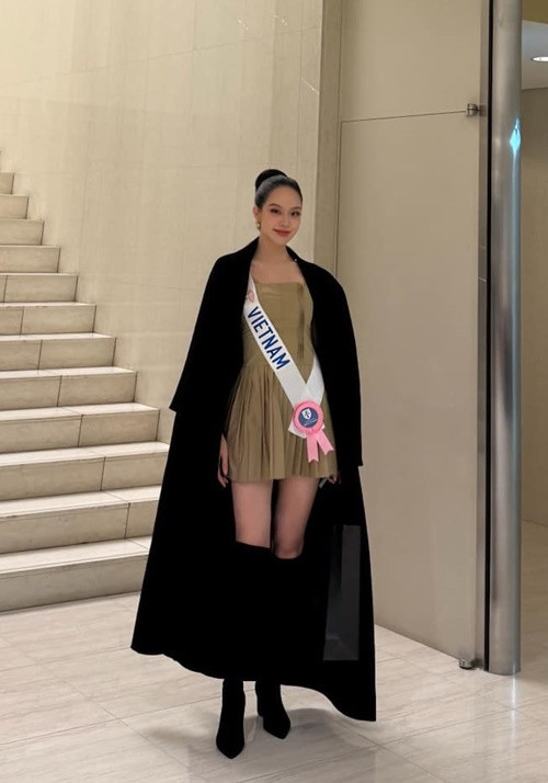 Bình chọn top 20 sẽ đóng vào lúc 13h00 (giờ Việt Nam) ngày 12/11/2024. 3 thí sinh có lượt bình chọn cao nhất từ 3 cụm khu vực (gồm châu Á và châu Đại Dương, châu Phi và châu Âu, Bắc/Nam Mỹ và Caribe) sẽ được đặc cách vào top 20.