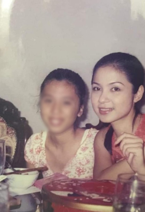 Dù cực khổ, “Người đẹp Tây Đô” vẫn tự hào về tuổi thơ nghèo khó. Ảnh: FB Việt Trinh.