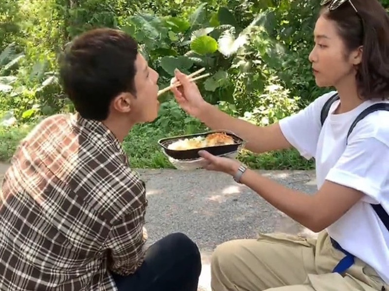 Sau bộ phim 11 tháng 5 ngày và Gia đình mình vui bất thình lình, Khả Ngân và Thanh Sơn trở nên thân thiết. Ảnh: VTV.