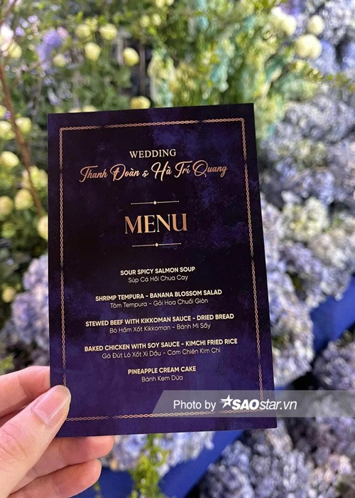 Thực đơn đám cưới gồm các món như: Súp cá hồi chua cay, tôm tempura, bò hầm sốt kikkoman. Ảnh: Saostar.