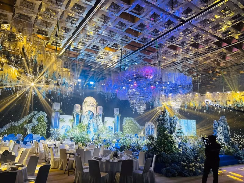 Tiệc cưới của Hà Trí Quang đầy sang trọng, xa hoa. Ảnh: Người Đưa Tin.