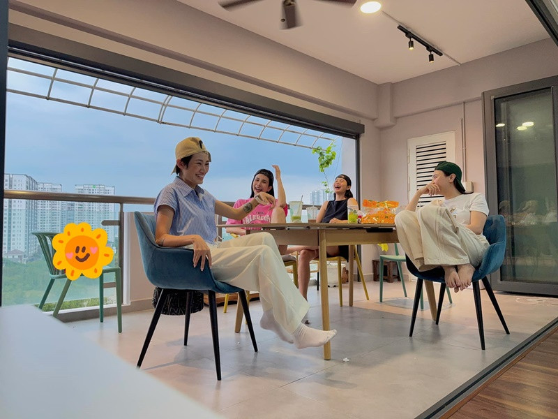 Đàm Thu Trang, Pông Chuẩn, Thu Hiền và Diệp Lâm Anh thân thiết trong nhiều năm qua. Ảnh: FB Đàm Thu Trang.