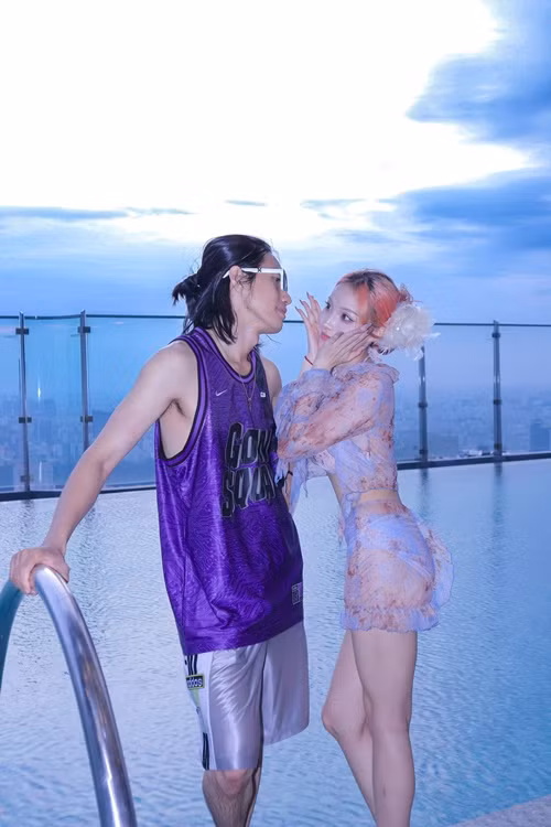 Quang Đăng và bạn gái chia sẻ trên Vietnamnet, cả hai định hướng xây dựng hình ảnh cặp đôi nghịch ngợm nhưng gần gũi và giải trí, cùng nhau truyền đi cảm hứng tích cực. Ảnh: FB Quang Đăng.