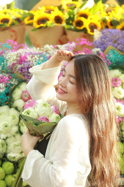 Hồng Vân ngày càng trẻ xinh sau khi kết hôn với Phú Đôn. Ảnh: FB Hồng Vân.