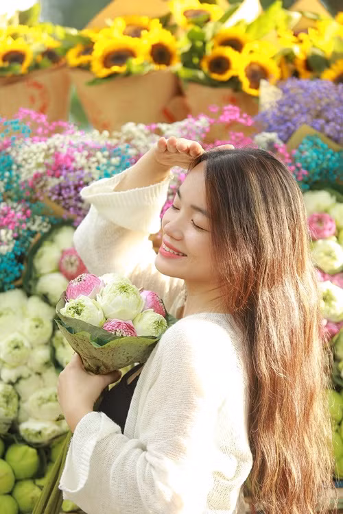 Hồng Vân ngày càng trẻ xinh sau khi kết hôn với Phú Đôn. Ảnh: FB Hồng Vân.