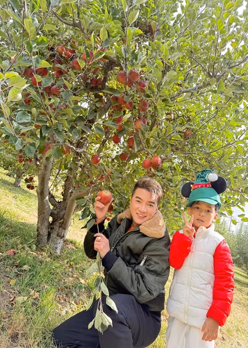 Cụ thể, nam ca sĩ sẽ biểu diễn trong các đêm nhạc diễn ra vào ngày 27/11, 21/12, 22/12, 25/12. Ảnh: FB Đàm Vĩnh Hưng.