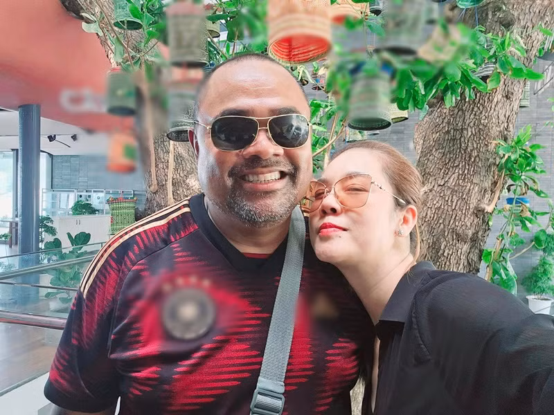 Dũng Taylor tặng Thu Phương những món quà đắt tiền như xế sang tiền tỷ, các túi xách hàng hiệu. Ảnh: FB Dũng Taylor.