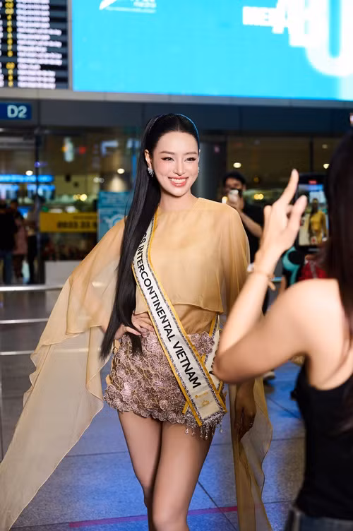 Qua từng vòng thi như áo tắm, trang phục dân tộc, trang phục dạ hội, ứng xử, ban giám khảo sẽ chọn ra thí sinh xuất sắc nhất của mỗi châu lục và trao các danh hiệu hoa hậu, á hậu trong chung kết.