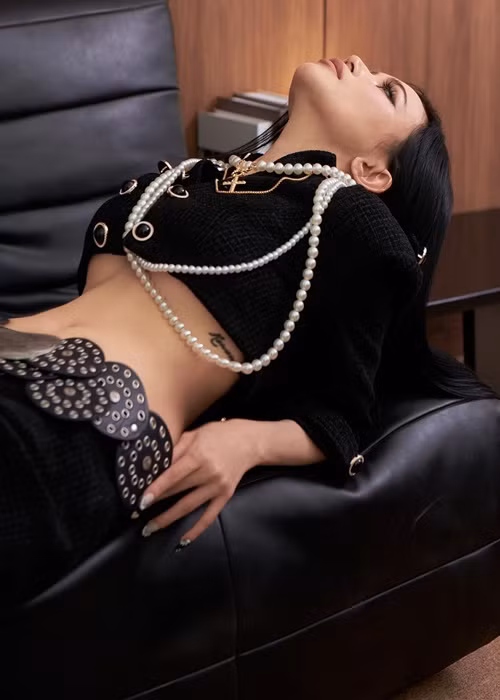 Tình cũ Huỳnh Phương giữ được eo thon gọn trong nhiều năm.