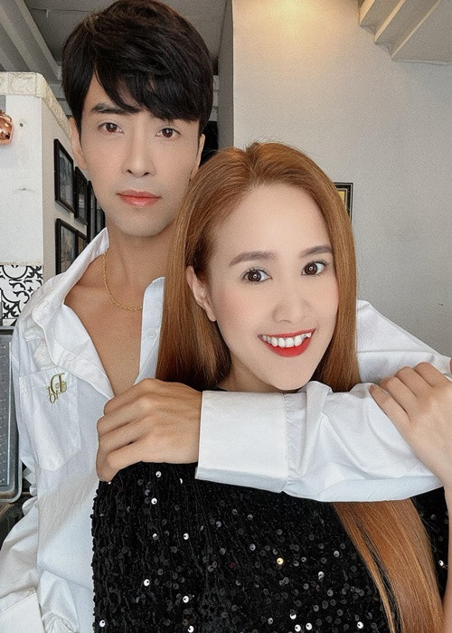 Vợ chồng Phương Hằng giữ được lửa hôn nhân bởi sự tin tưởng dành cho nhau. Ảnh: FB Phương Hằng.